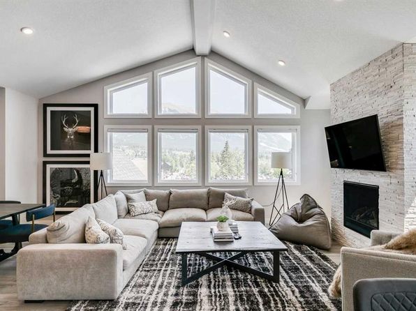 810 7th #401, Canmore, AB T1W 0N4