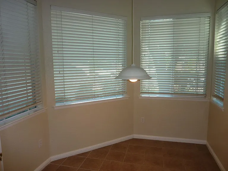 140 Oxburough Dr — Photo 8