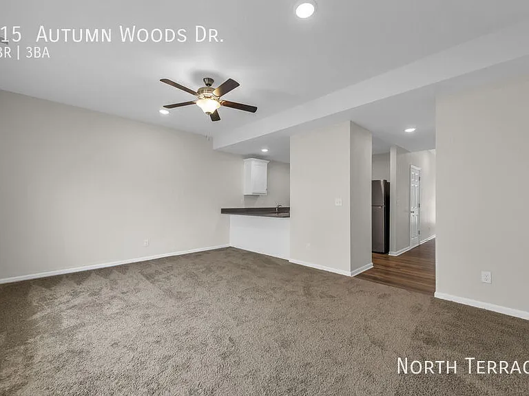 215 Autumn Woods Dr — Photo 4