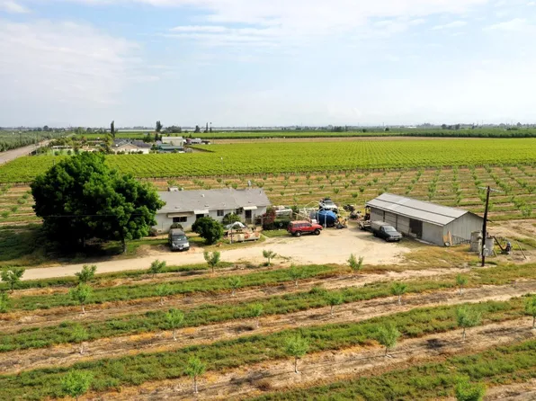 2512 S Highland Ave, Sanger, CA 93657