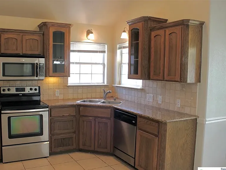 2015 Drawbridge Dr — Photo 6