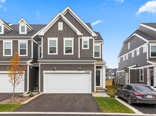 2220 Weatherbee Ln, Naperville, IL 60563