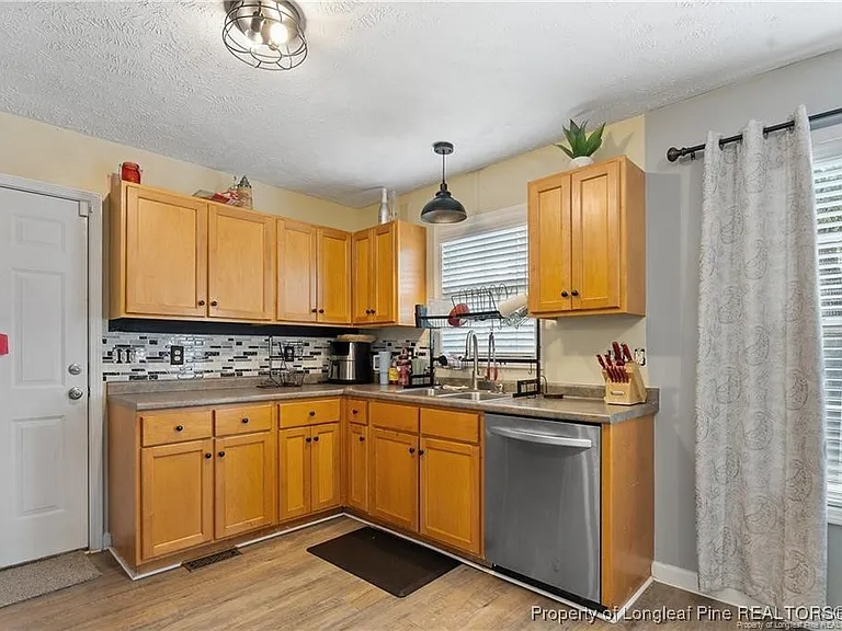 717 Lenoir Dr — Photo 18