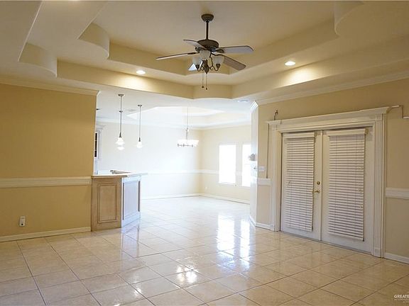 4th image of 4840 Larkspur Dr