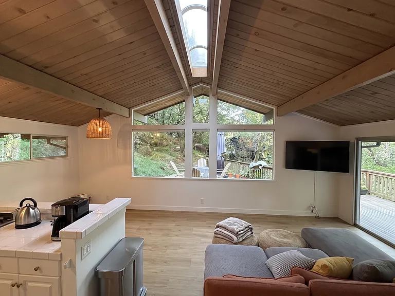 410 Bolinas Rd — Photo 3