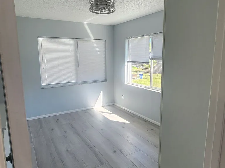 721 Lemonwood Dr — Photo 2