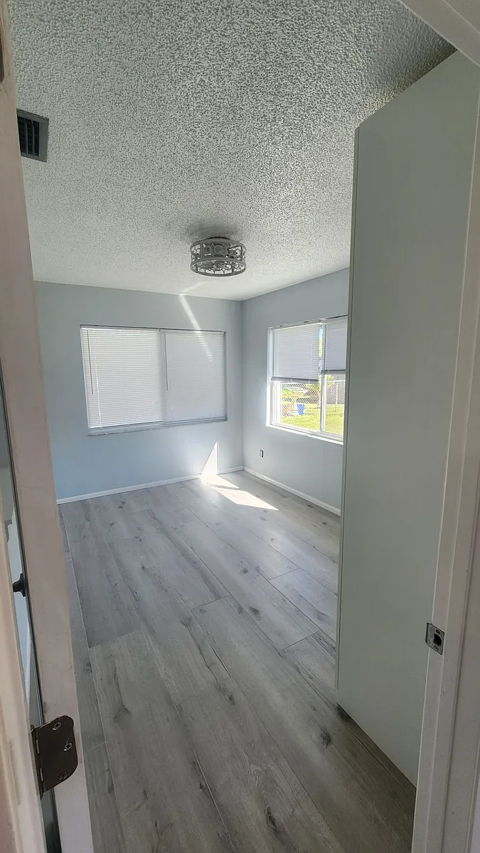 Building Photo - 721 Lemonwood Dr