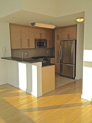 4th image of 415 Main St Floor 7