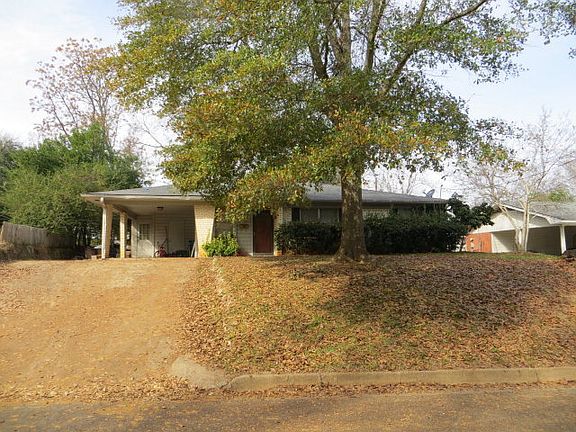 2nd image of 213 Sheridan Dr