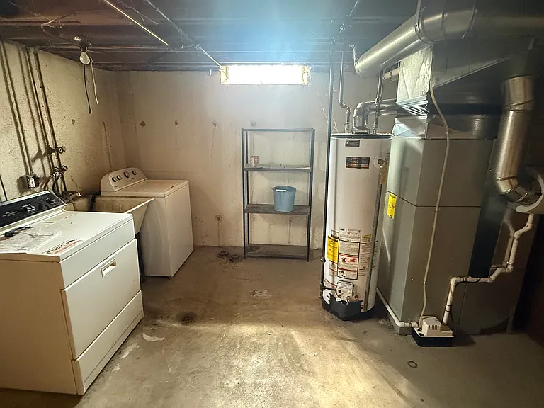 5645 Centralia St — Photo 14