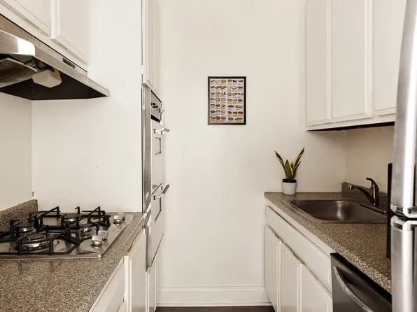 7 East 14th Street image 4 of 5