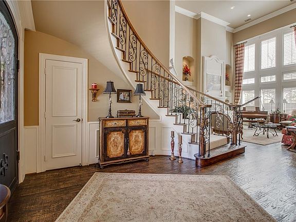 3rd image of 6628 Woodland Hills Ln