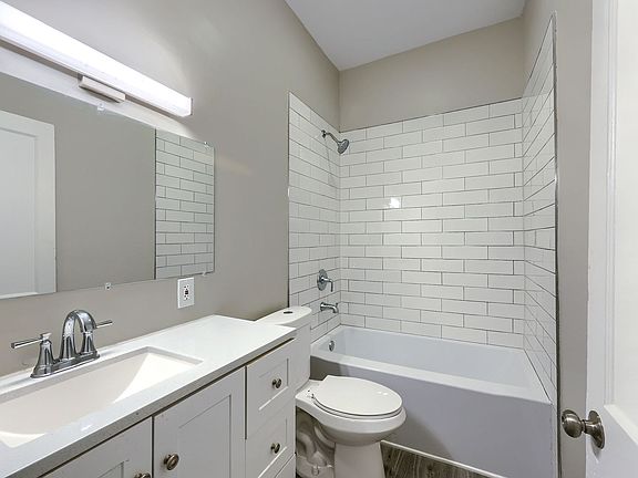4th image of 208 Hamilton St APT 1