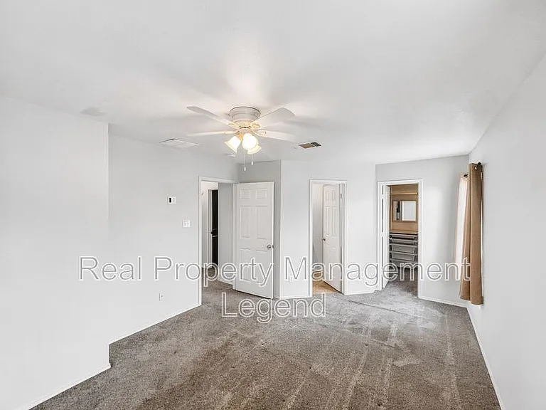 3211 Roundtree Ln — Photo 12