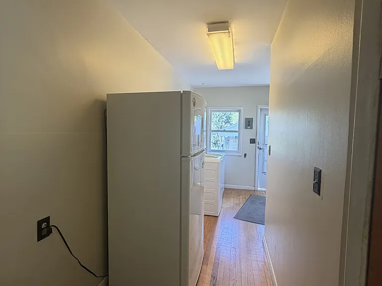 212 Alderson Ave — Photo 14