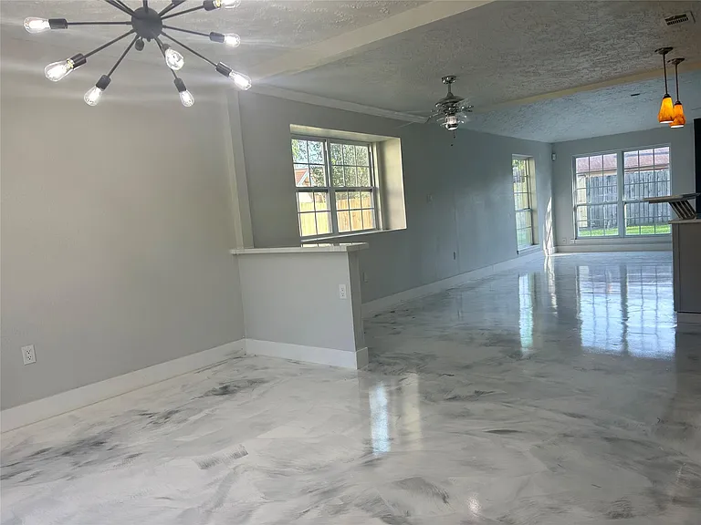 15719 Red Springs Dr — Photo 5
