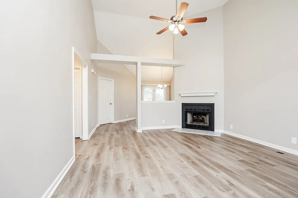 3 bed, 2.0 bath, 1235 sqft, $2,195 — Photo 3