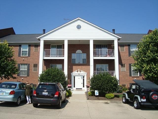 1st image of 5936 Harrison Ave Unit 22