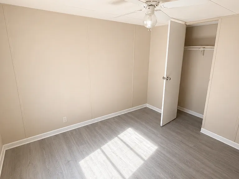 110 Deborah Dr — Photo 16