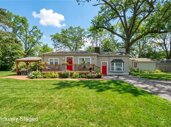 99 Meadowridge Rd, Mogadore, OH 44260