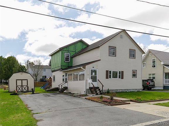 2nd image of 79 Parker St