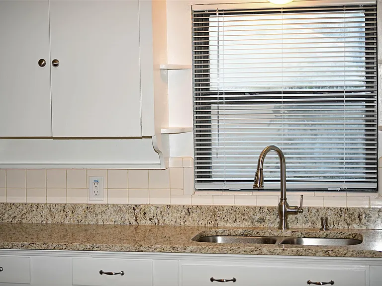 1623 Belgrade Ave — Photo 23