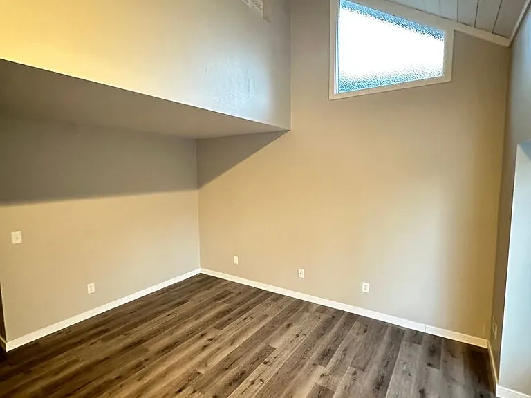 754-56 Copper Dr — Photo 3