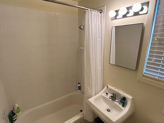 5th image of 1509 Pershing Dr APT D