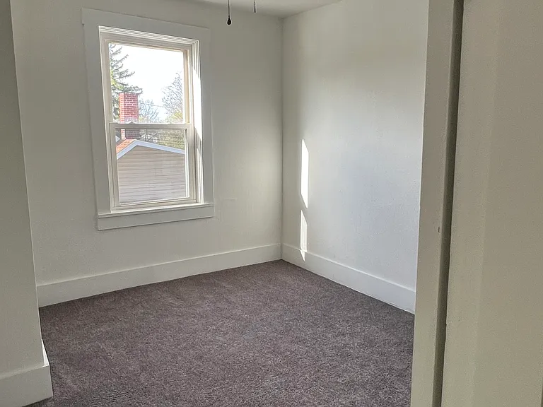 220 N Front St — Photo 11