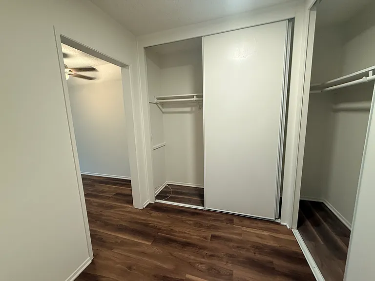 4855 Lexington Ave #101 — Photo 2