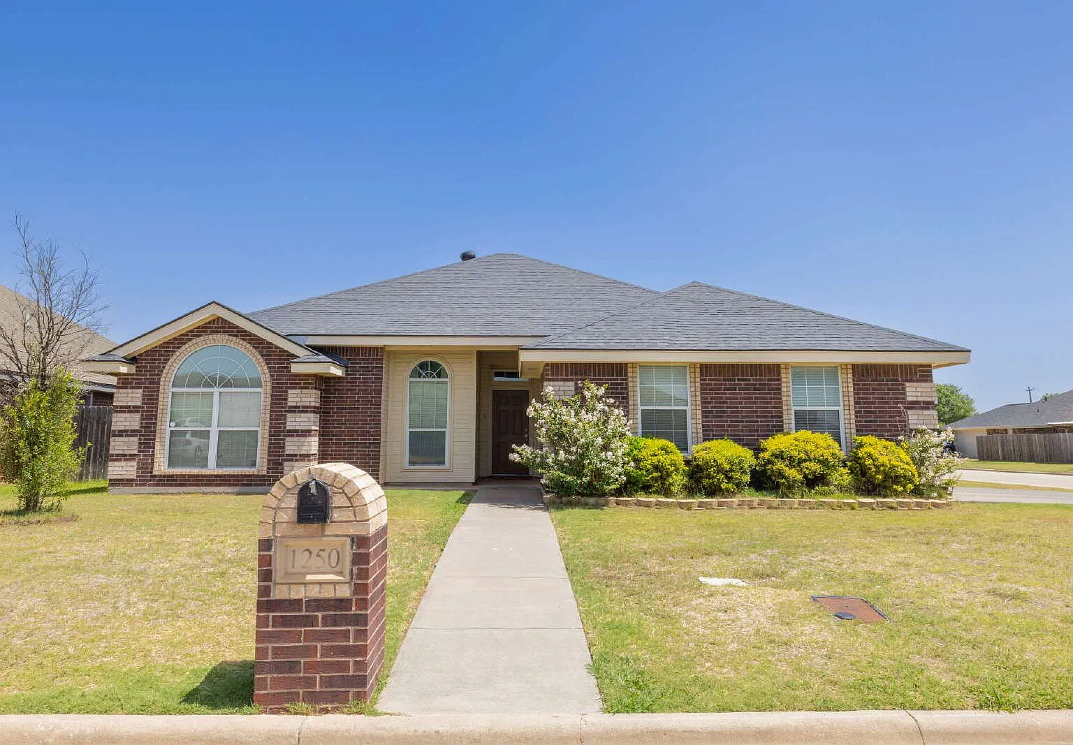 4 bed, 2.0 bath, $2,695 — Photo 1