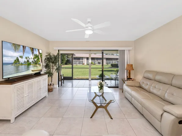 236 Pebble Beach Cir APT A102, Naples, FL 34113