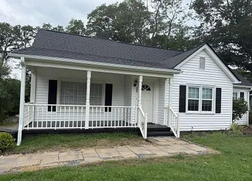 205 Ashmore St Photo 1