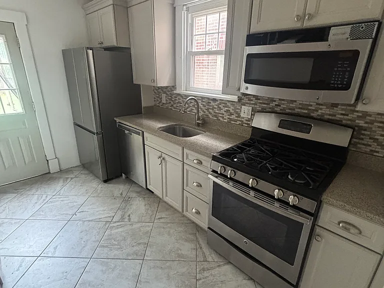 904 S Braddock Ave — Photo 14
