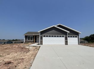 2320 Young Dr, Waupaca, WI 54981