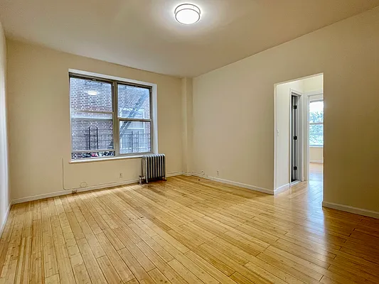 Rented by Bond New York | media 5