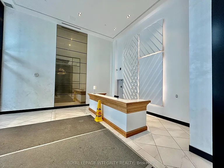255 Bay St #910 — Photo 5