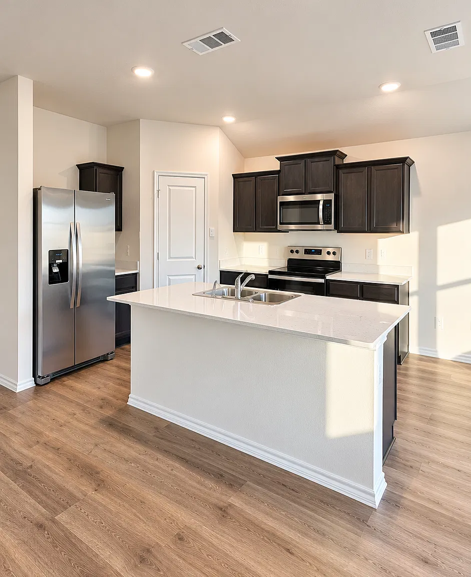3 bed, 1298 sqft, $2,200 — Photo 2