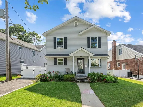 522 Beech Street, New Hyde Park, NY 11040