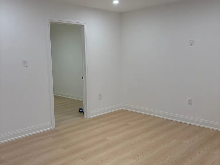 64 Charlotte Abby Dr #BASEMENT — Photo 13