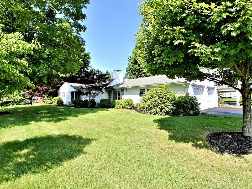1st image of 401 Bush Dr