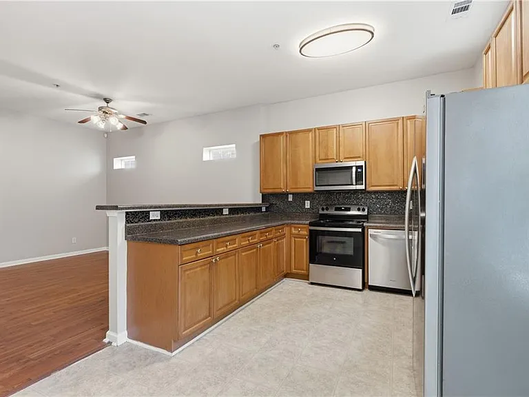 218 Ranier Ct — Photo 12