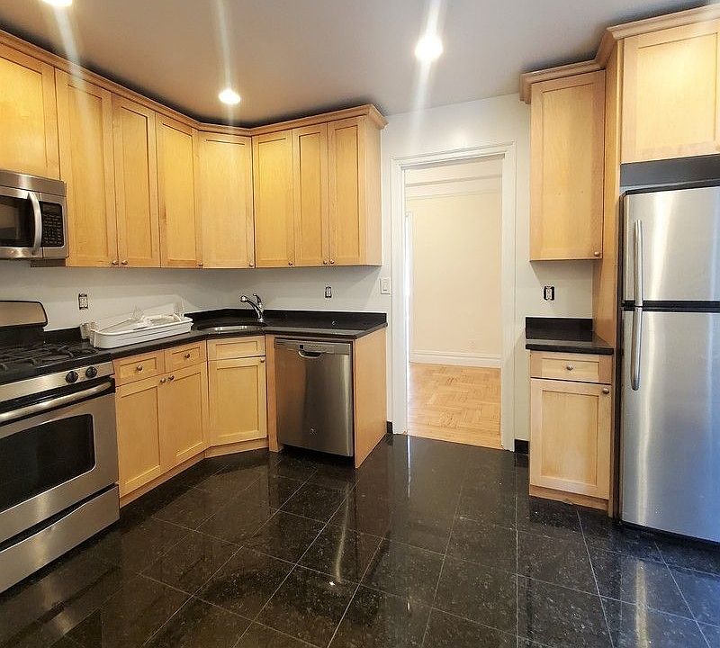 1st image of 147 W 79th St #10B