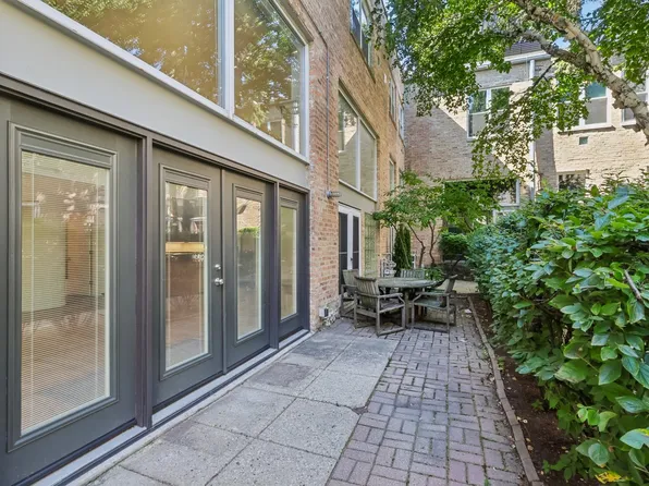 1133 W Cornelia Ave APT B, Chicago, IL 60657