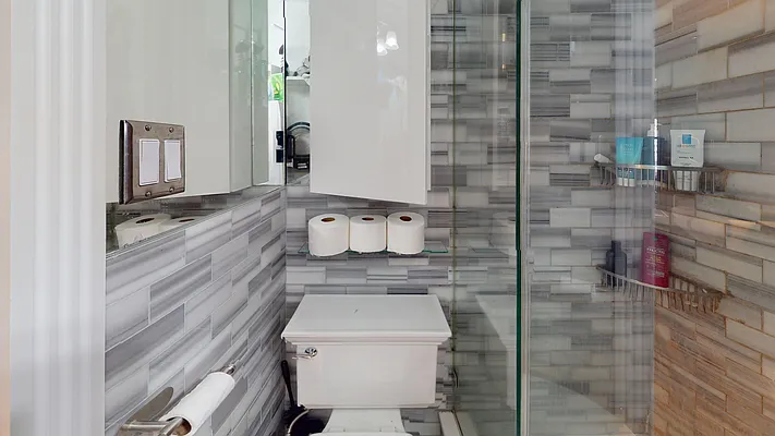 Rented by Bond New York | media 59