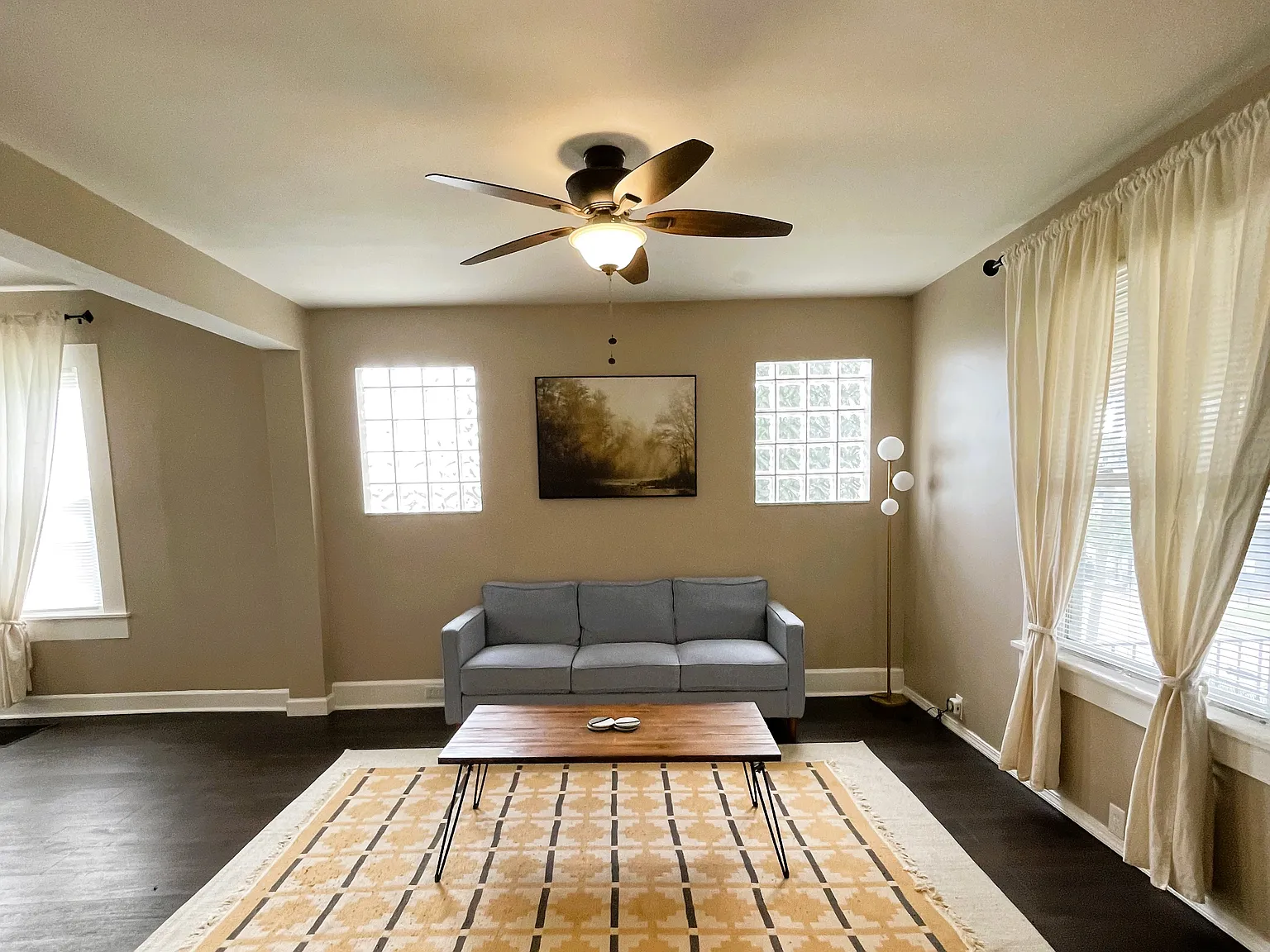 3 bed, 980 sqft, $1,870 — Photo 4