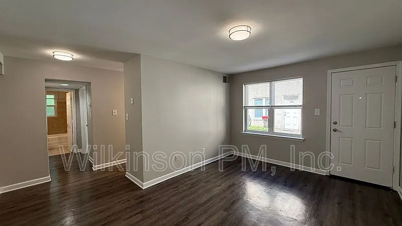 Building Photo - 313 2nd Ave #102