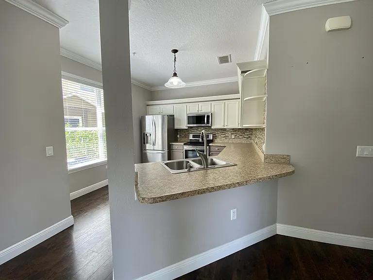 1343 Broken Oak Dr #B — Photo 5