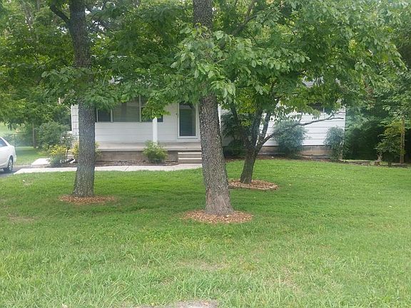 2nd image of 801 Murray Dr