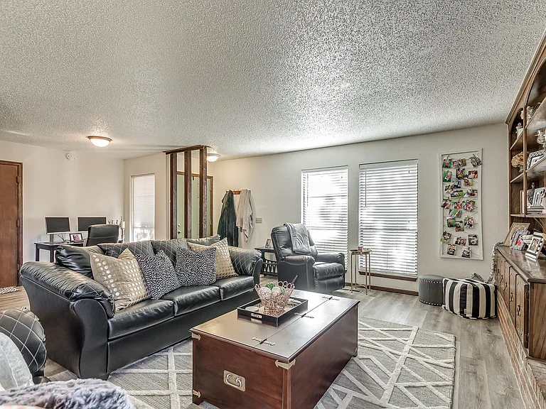 6103 Gaelic Glen Dr — Photo 10